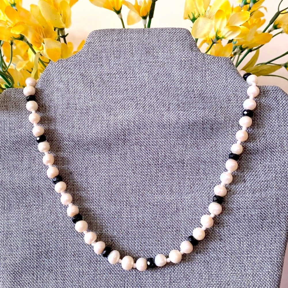 Genuine pearl/black crystal necklace